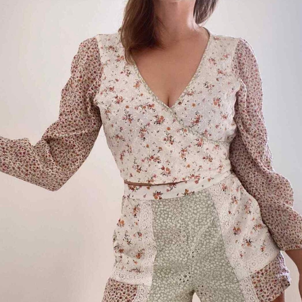 American Eagle | Floral Mixed Print Cropped Long Sleeve Top Size M‎